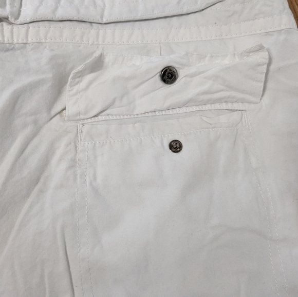 White Short - Picture 5 of 5